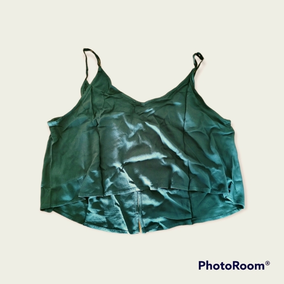 ⭐️3 for $15 Sale⭐️ NWT Wild Fable CropTop - Picture 3 of 5